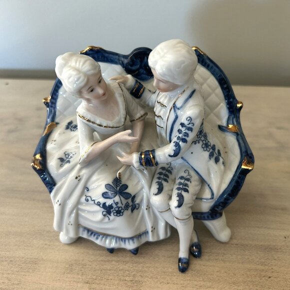 Marie Antoinette and King Louis Porcelain, Cermaic, Table Decor Couple - Picture 3 of 14